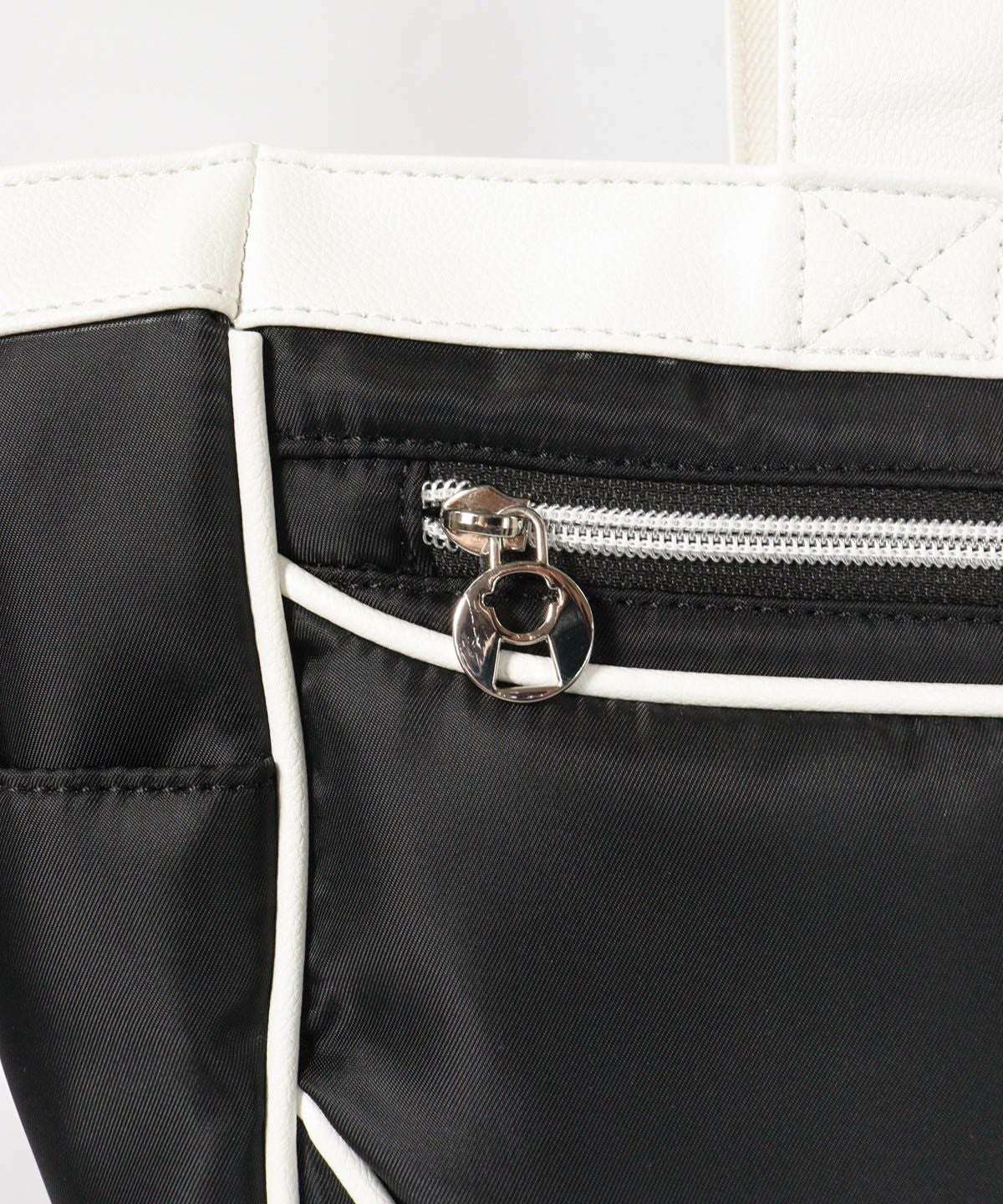 外側ファスナーポケット（ブラック）