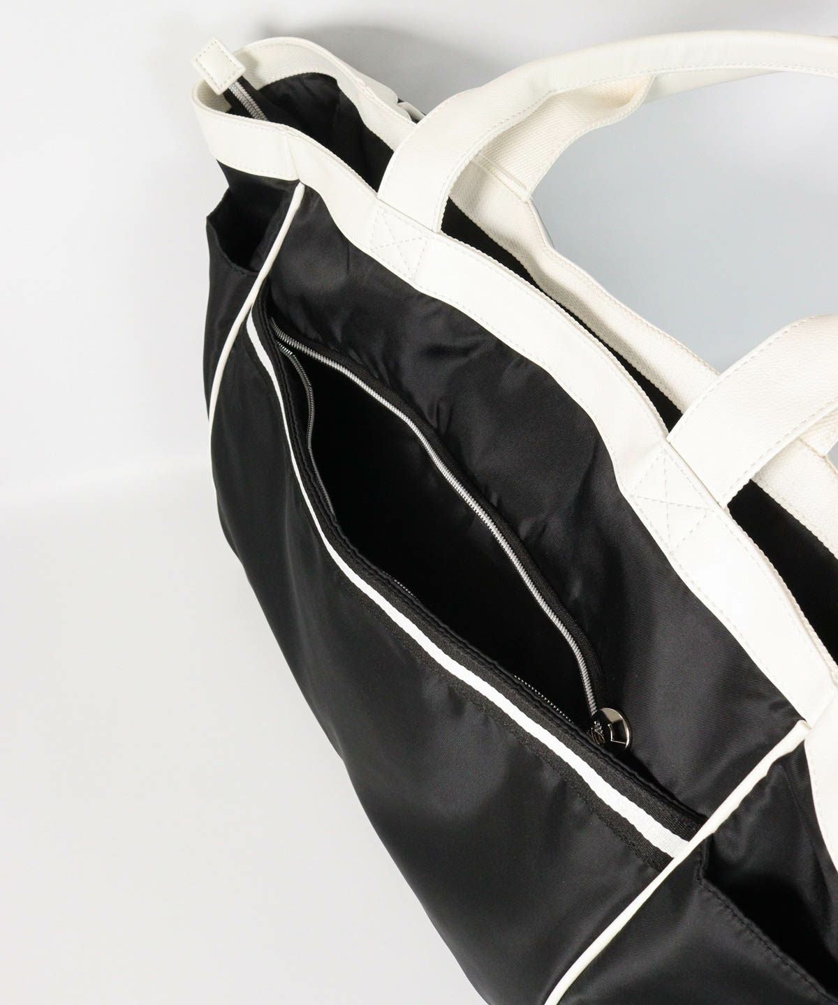 外側ポケット（ブラック）