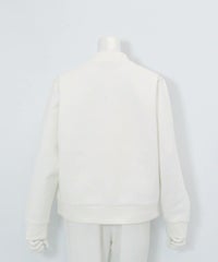 ポイント刺繍ダンボールブルゾン後（ホワイト）