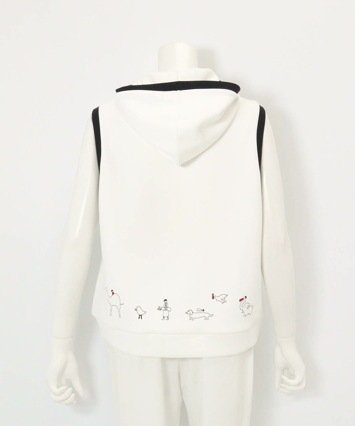 フード付UVダンボールベスト後（ホワイト）