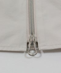 ファスナー部分（ライトグレー）