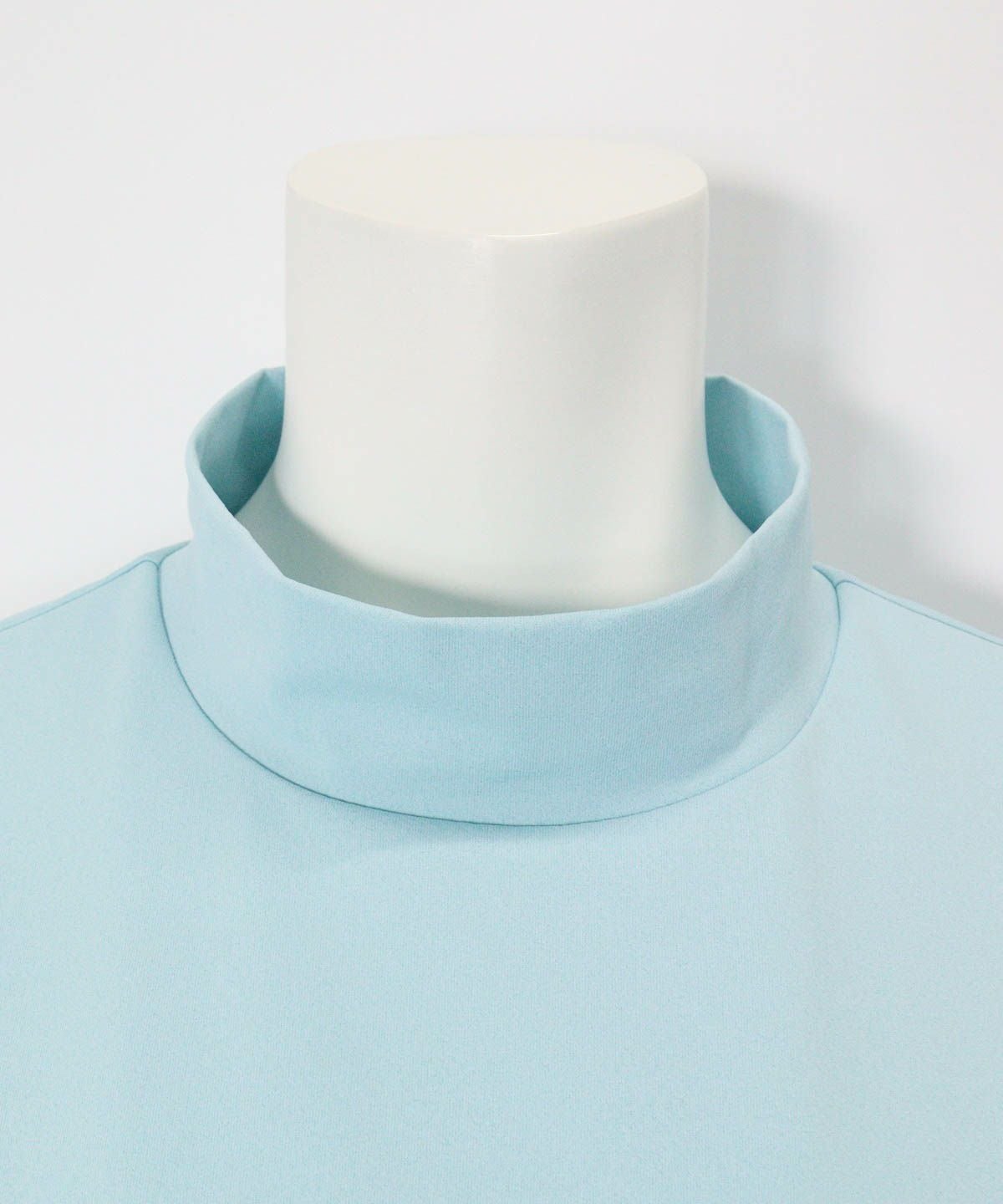 首元（ライトブルー）