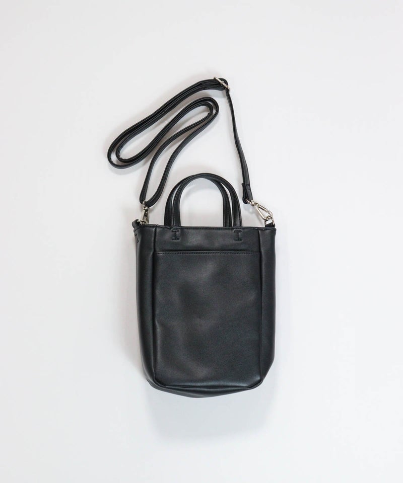 カードポケット付きショルダーバッグ(ブラック)後ろ