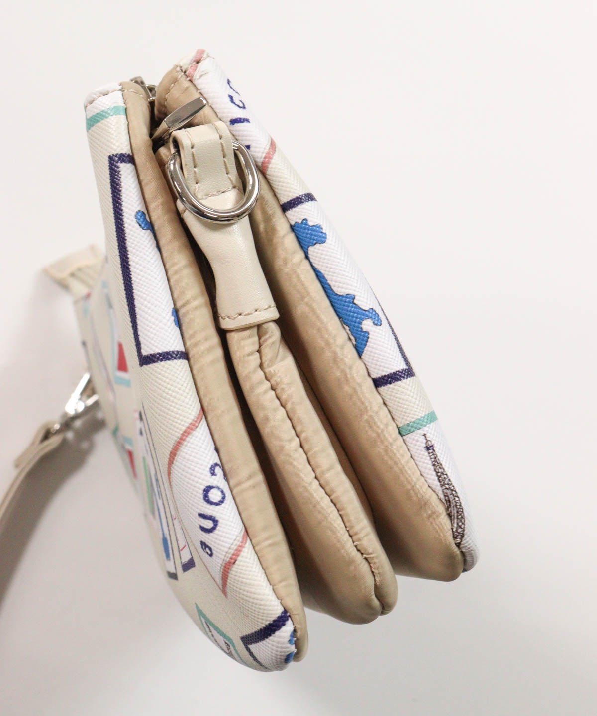 バッグ側面（ベージュ）