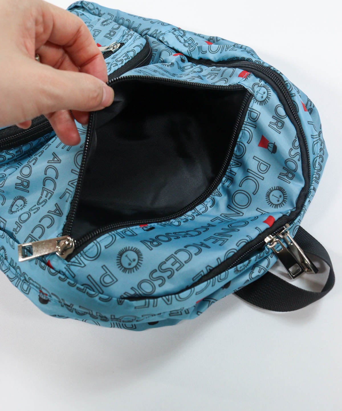 上ポケット開きイメージ（ブルー）