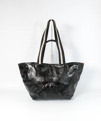 メタリックトートバッグ(ブラック)前