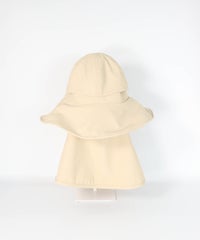 サンシェード付ハット（ベージュ）後ろ