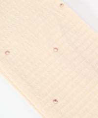 手の甲側アップ(ベージュ)