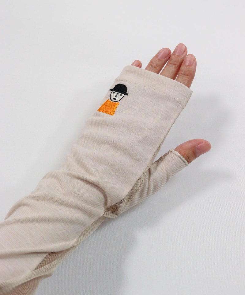 着用イメージ手の甲側(ベージュ)