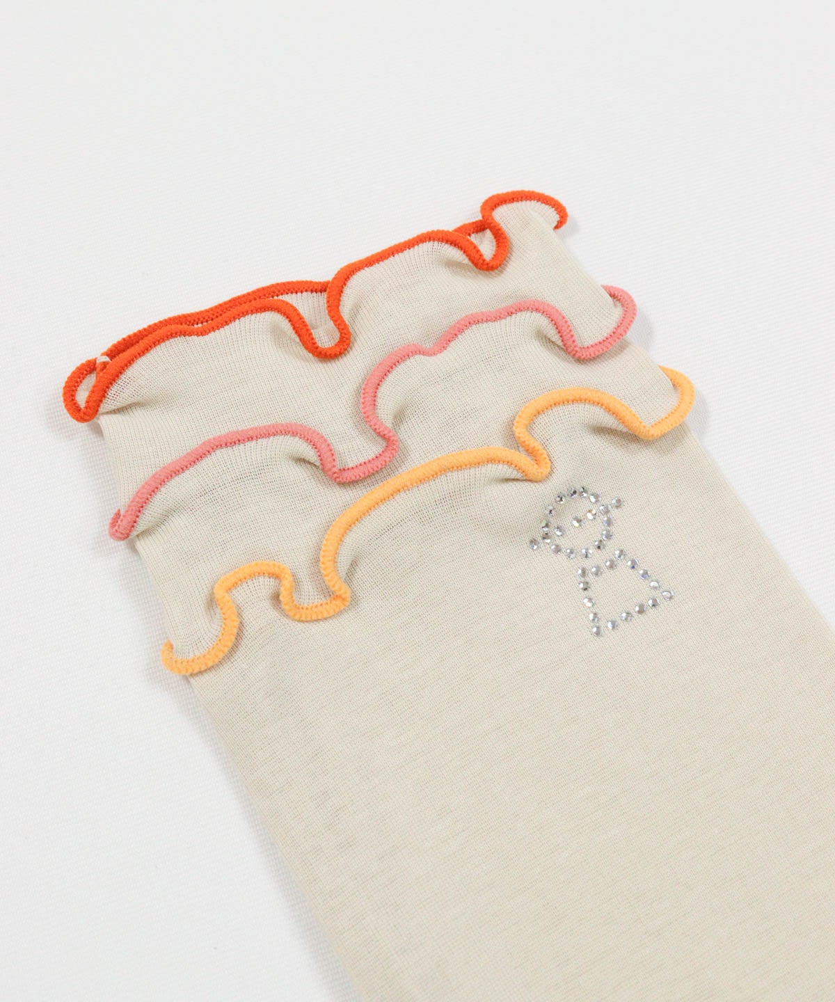 手の甲側アップ(ベージュ)