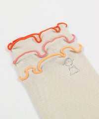 手の甲側アップ(ベージュ)