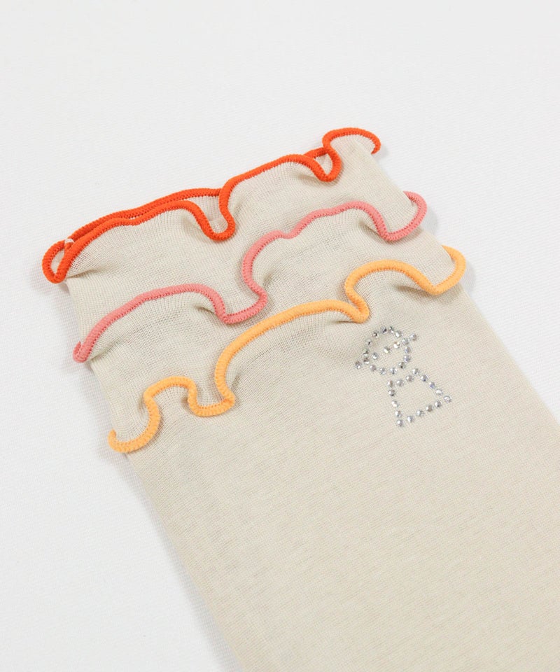 手の甲側アップ(ベージュ)