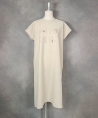 ツイルジャージー刺繍ワンピース(ベージュ)前