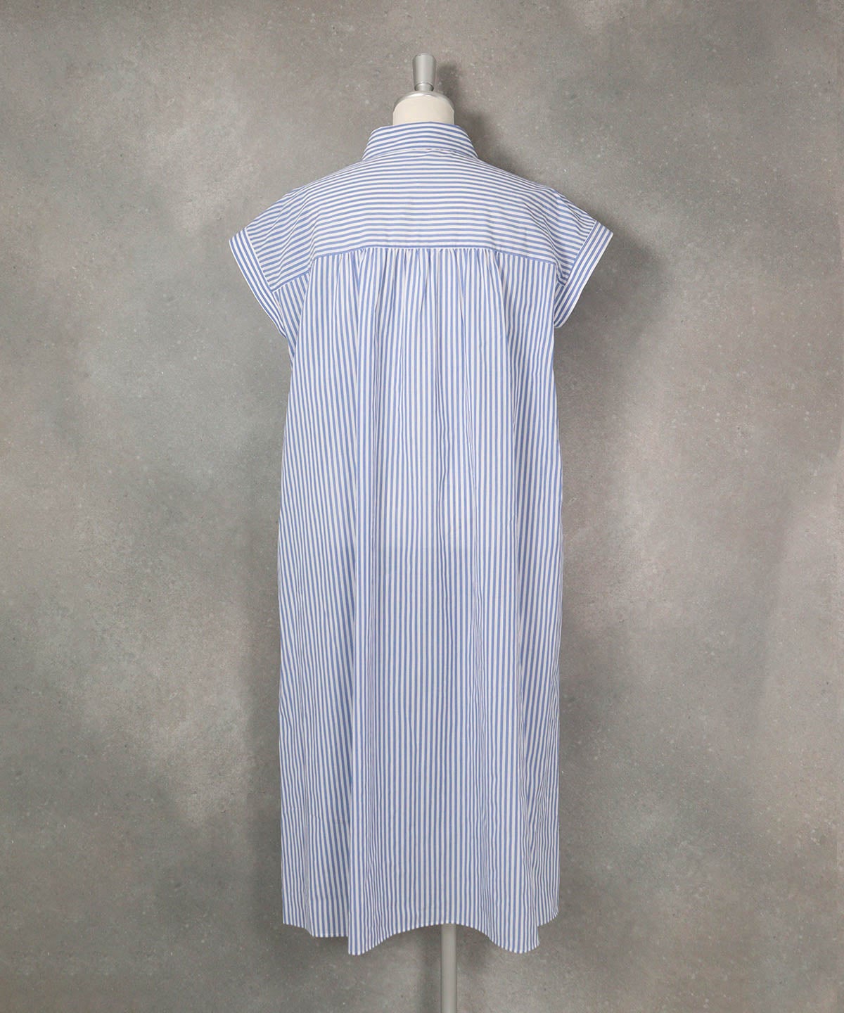 コットン100％ストライプシャツワンピース(ブルー)後ろ