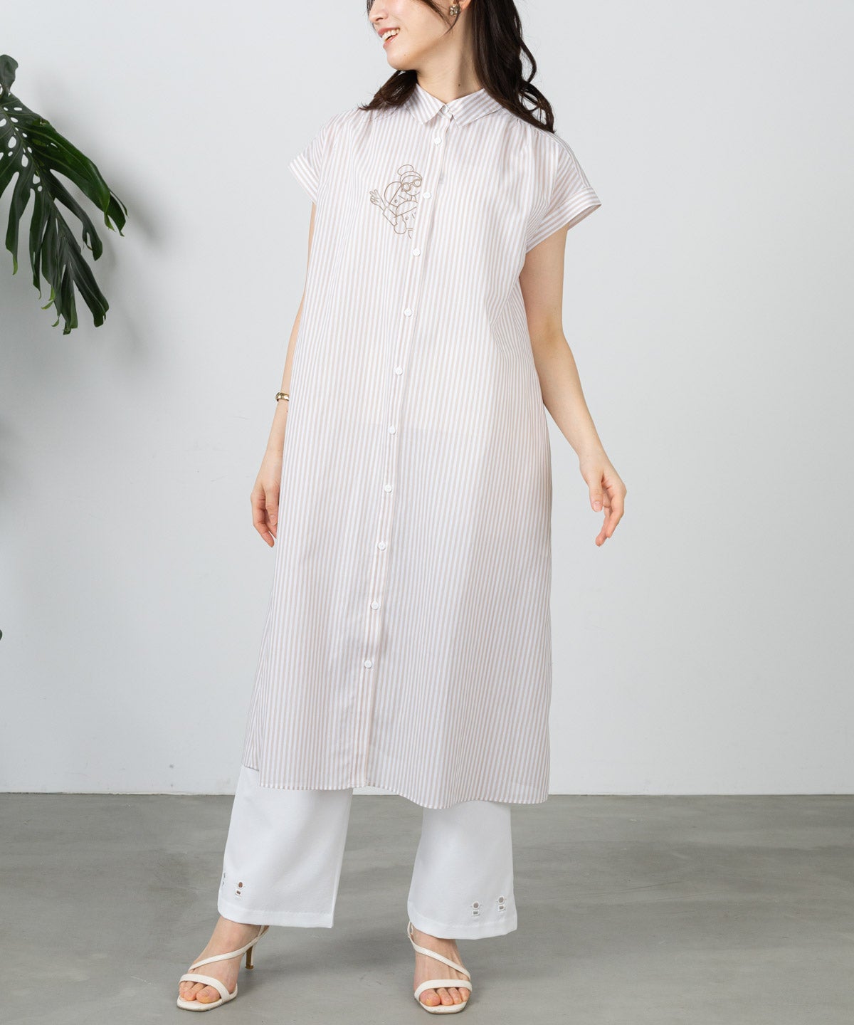 モデル着用画像（ベージュ）