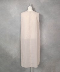 綿麻ストライプノースリワンピース（キャメル）後ろ