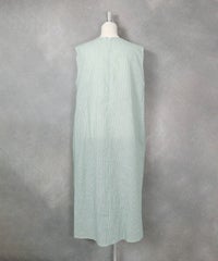 綿麻ストライプノースリワンピース（グリーン）後ろ