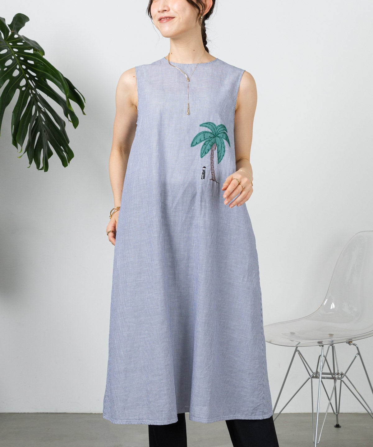 モデル着用画像（ネイビー）