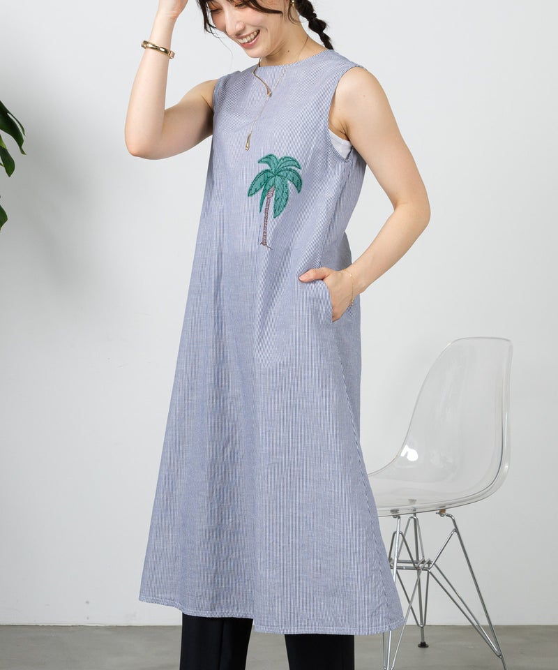 モデル着用画像（ネイビー）