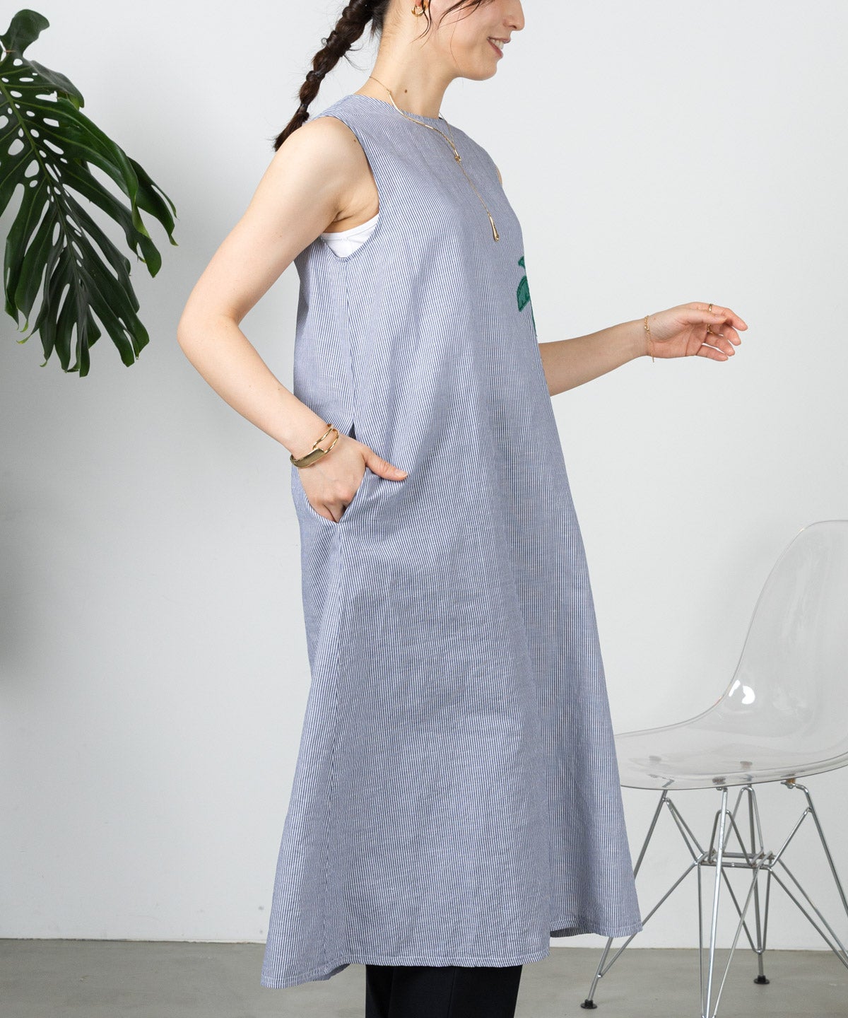 モデル着用画像（ネイビー）