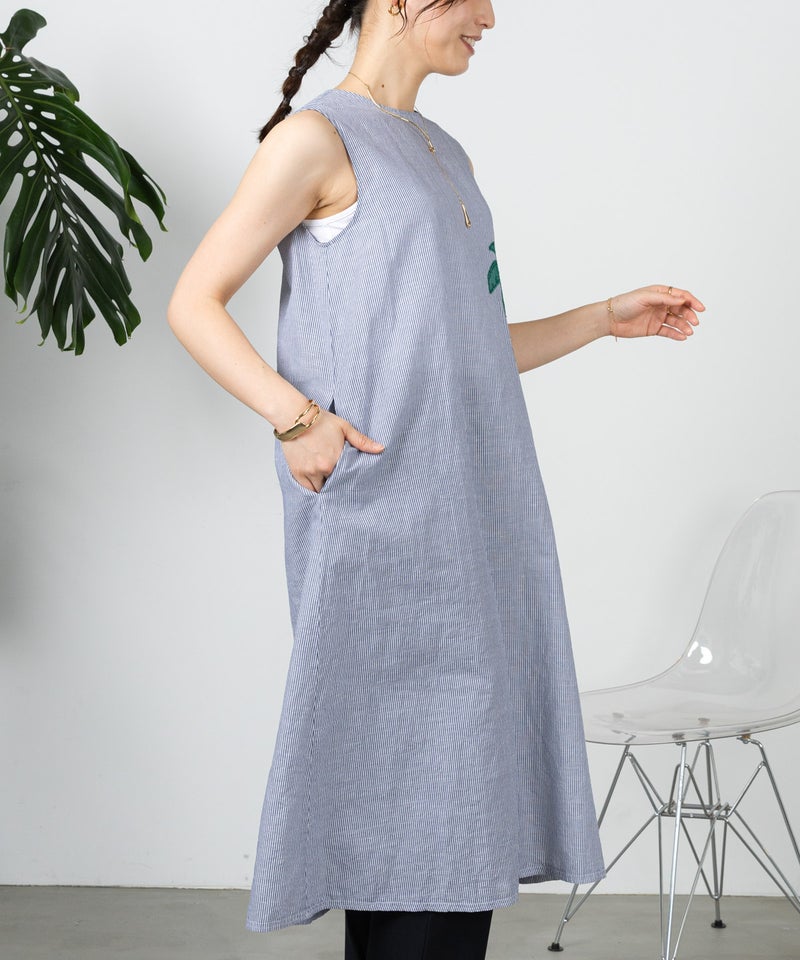 モデル着用画像（ネイビー）