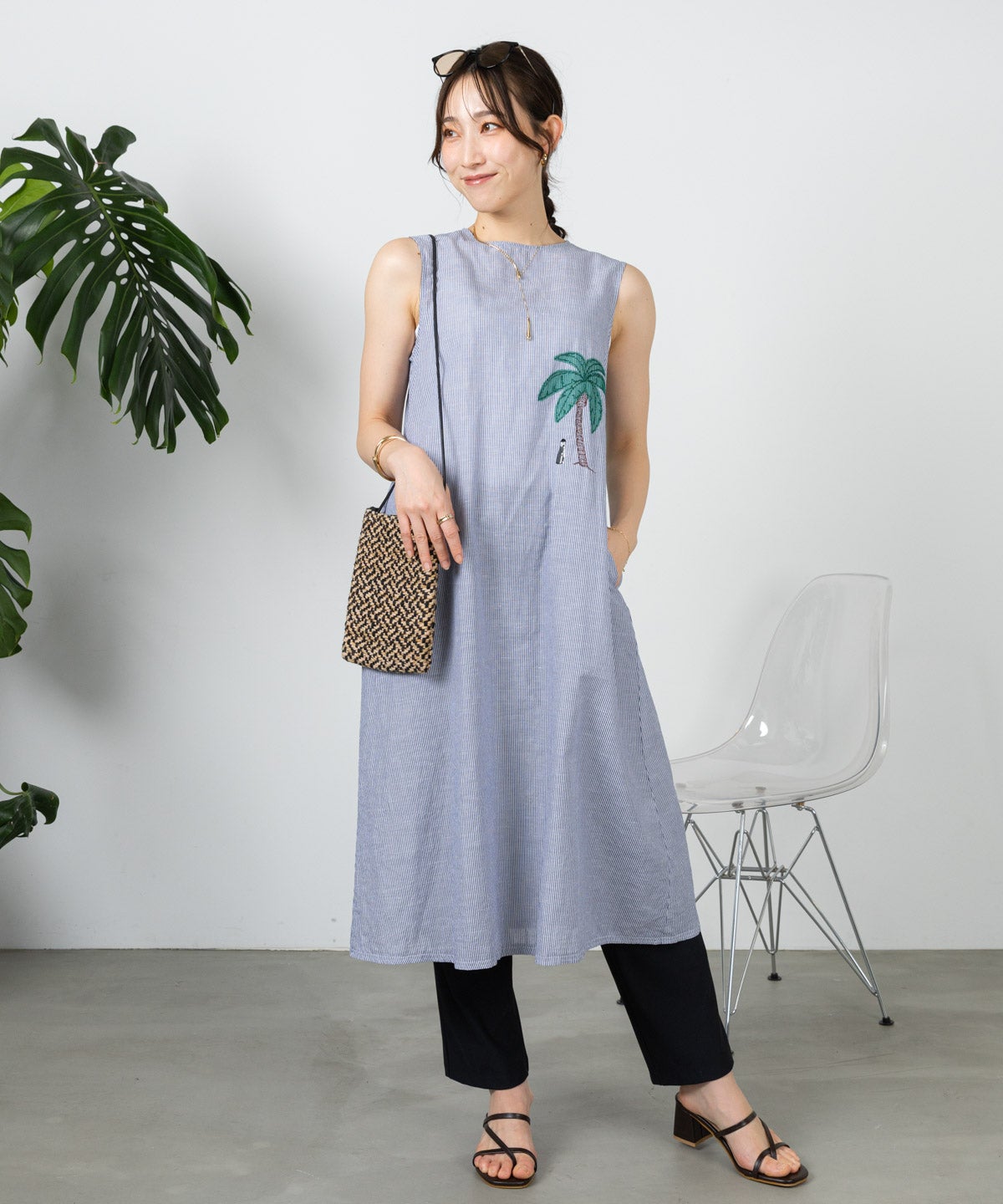 モデル着用画像（ネイビー）