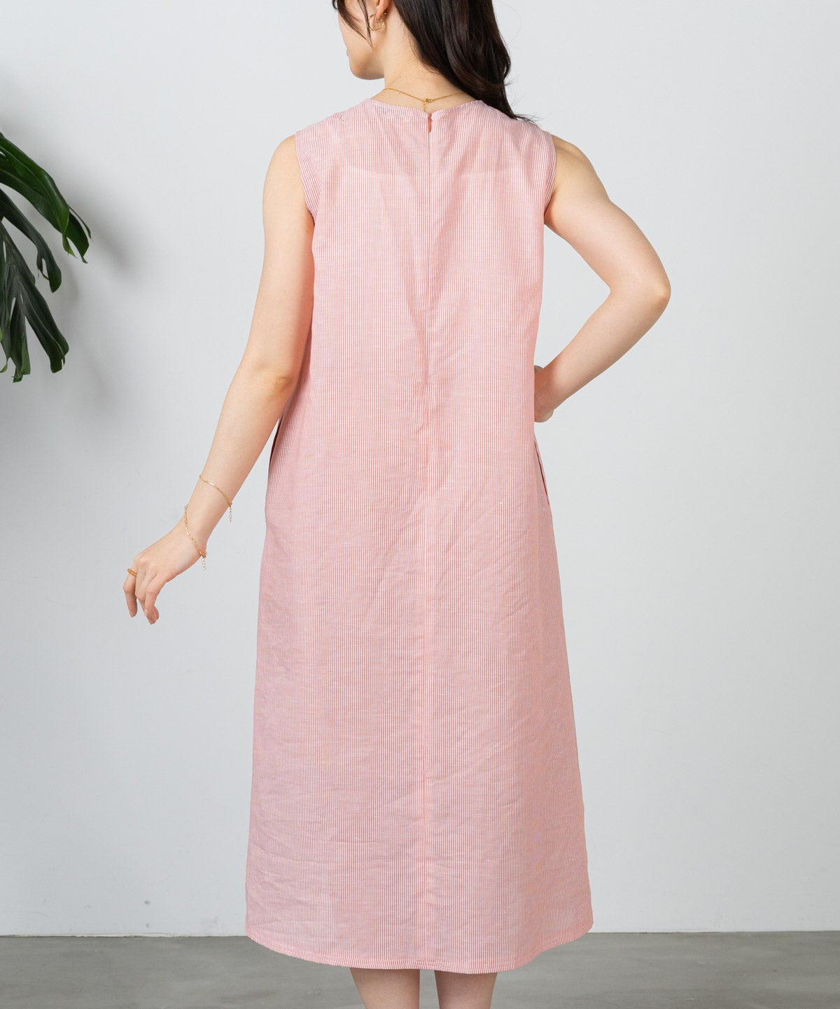 モデル着用画像（オレンジ）