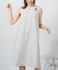 モデル着用画像（ベージュ）