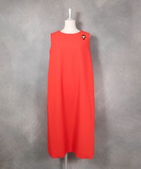 ブローチ付きUV速乾ノースリワンピース（オレンジ）前