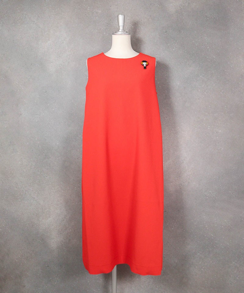 ブローチ付きUV速乾ノースリワンピース（オレンジ）前