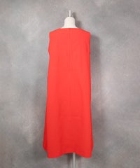 ブローチ付きUV速乾ノースリワンピース（オレンジ）後ろ