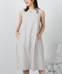 モデル着用画像（ベージュ）