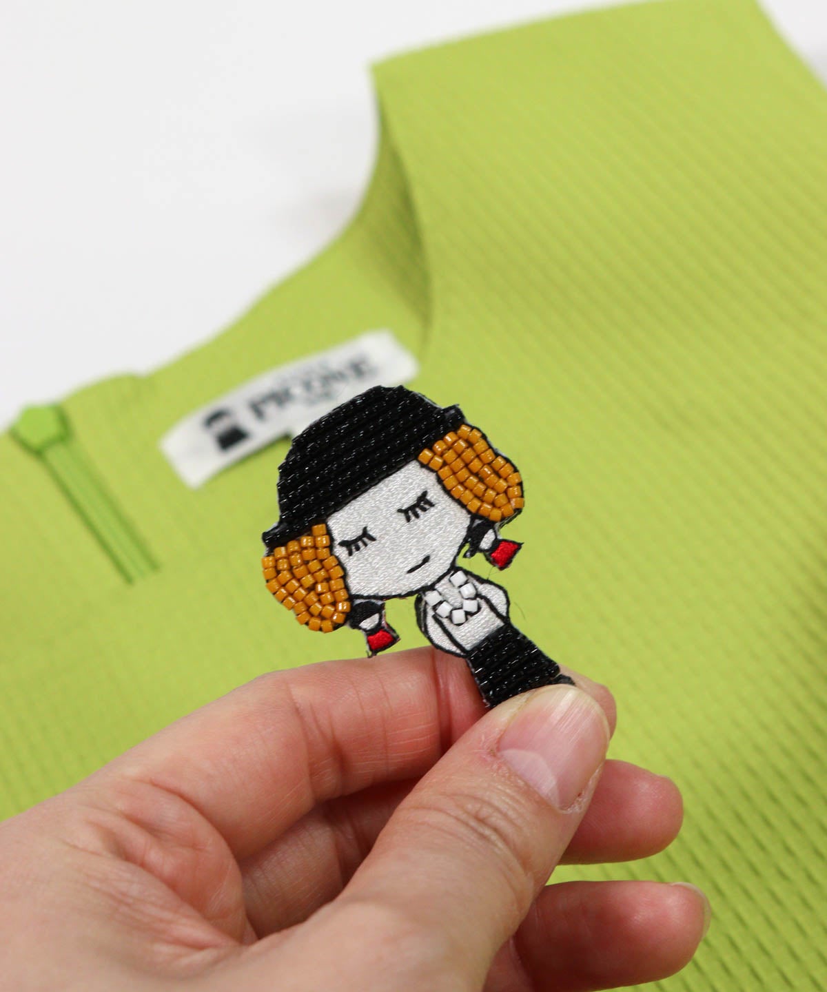 ブローチ取り外し