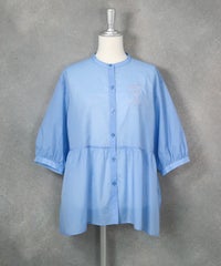 ギャザー切替6分袖ブラウス（ライトブルー）前