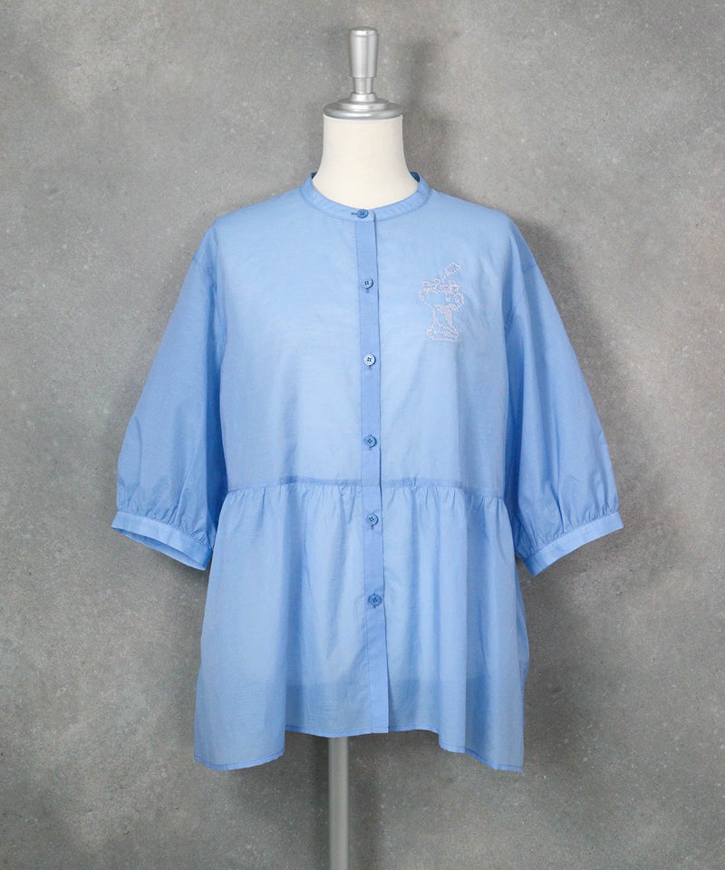 ギャザー切替6分袖ブラウス（ライトブルー）前