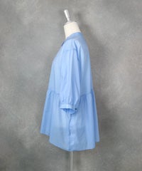 ギャザー切替6分袖ブラウス（ライトブルー）横