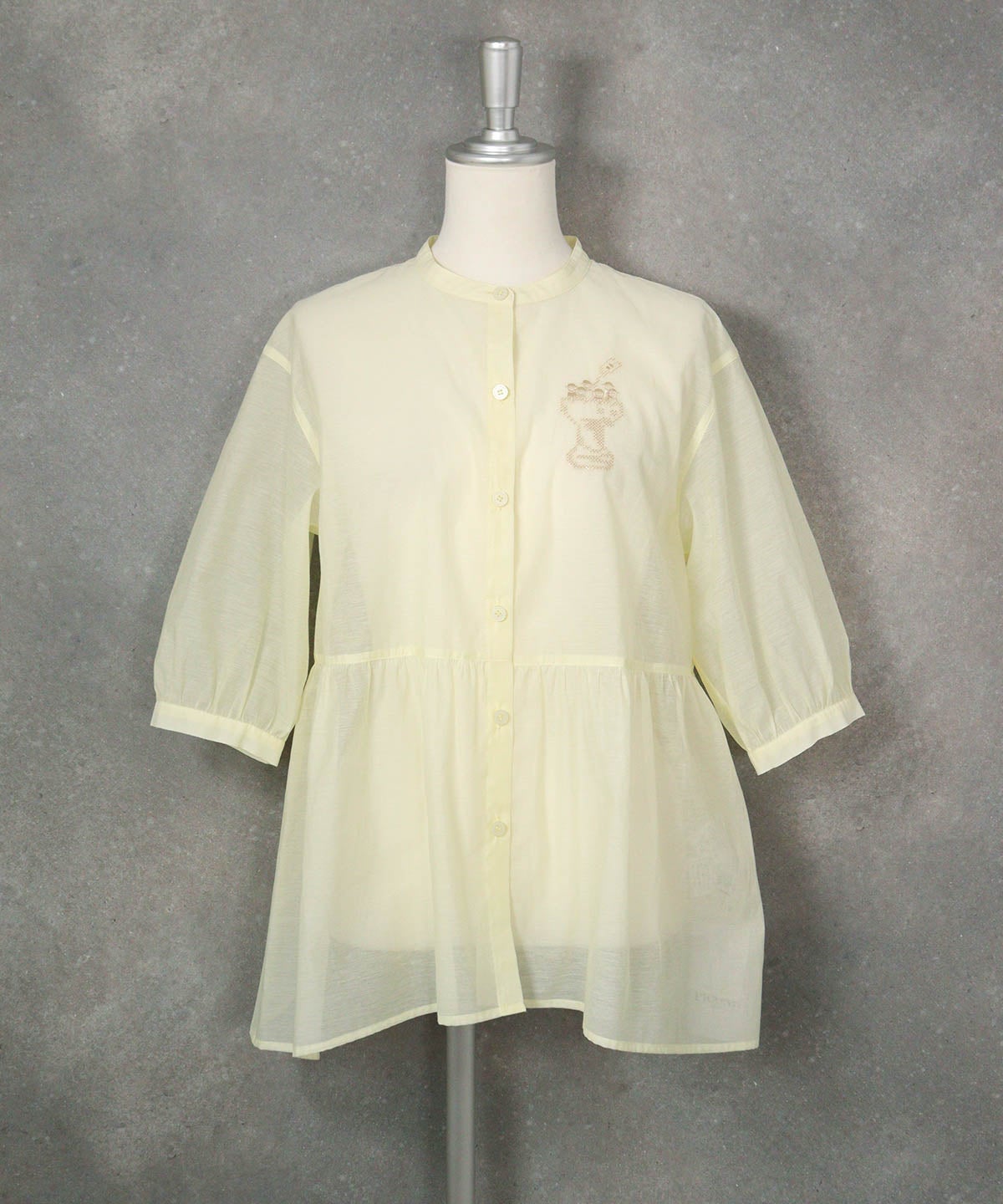 ギャザー切替6分袖ブラウス（ホワイト）前