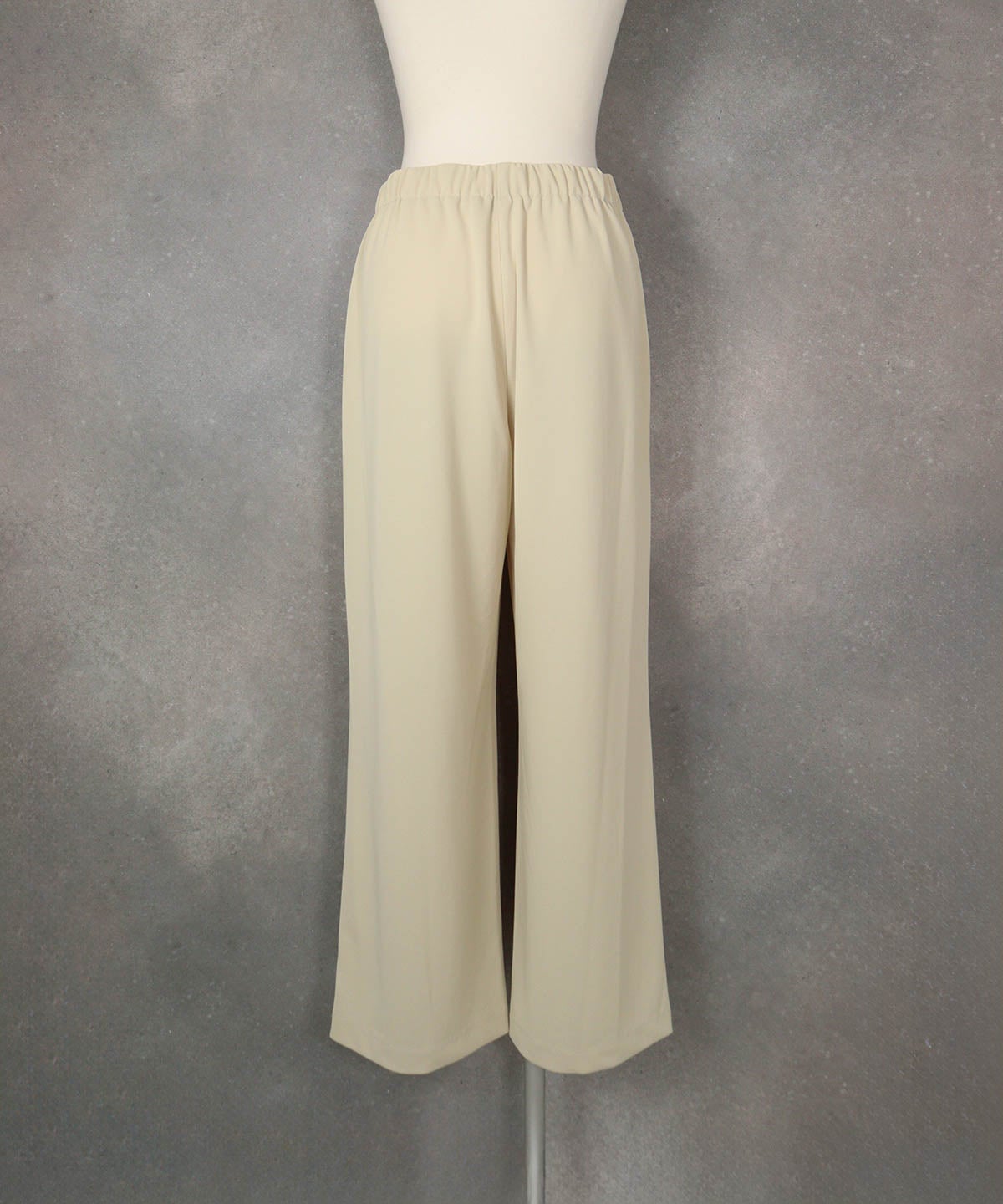 UV速乾ストレートワイドパンツ(ベージュ)後ろ