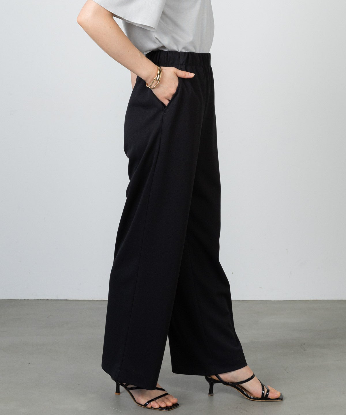 モデル着用画像(ブラック)