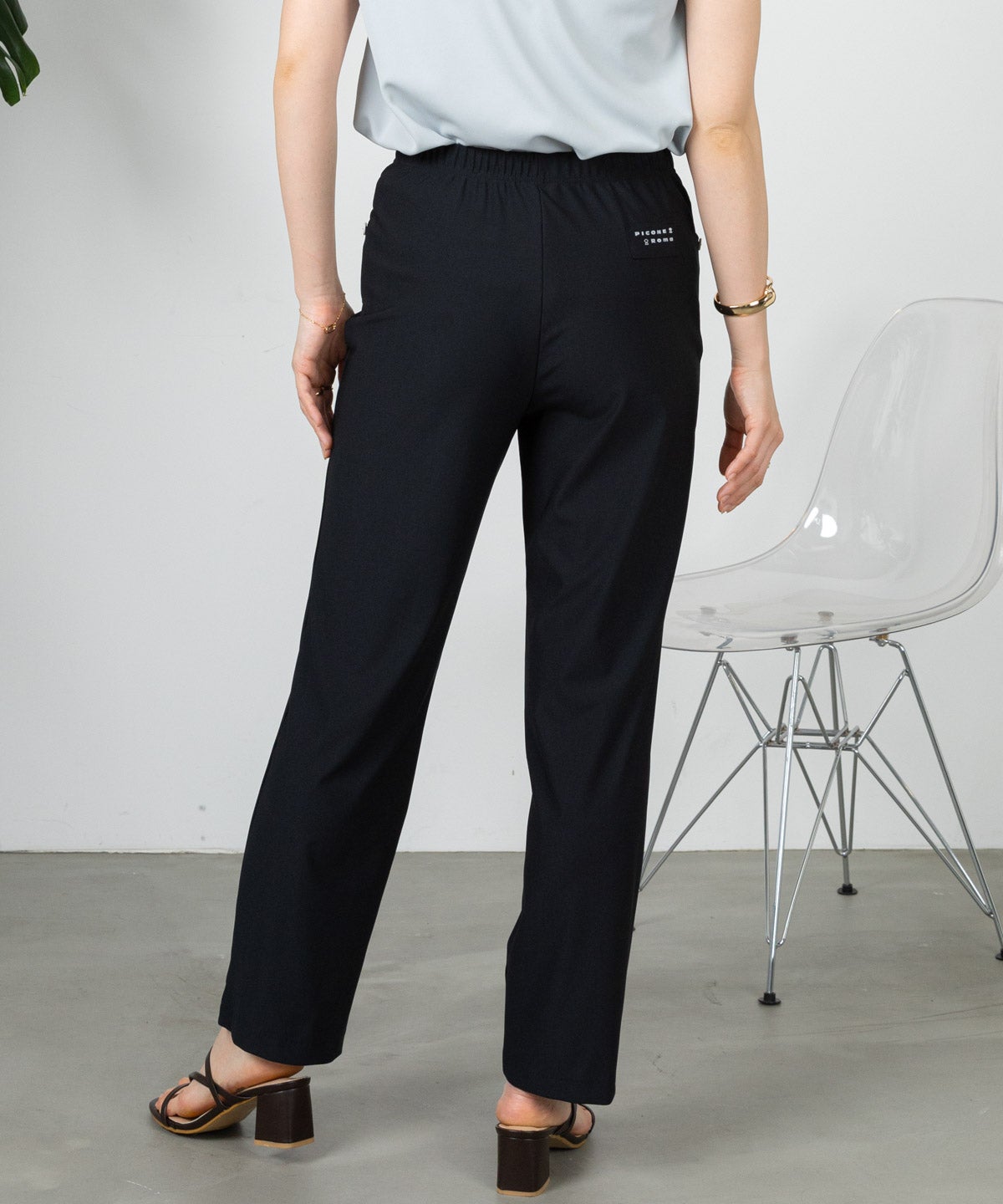 モデル着用画像（ブラック）