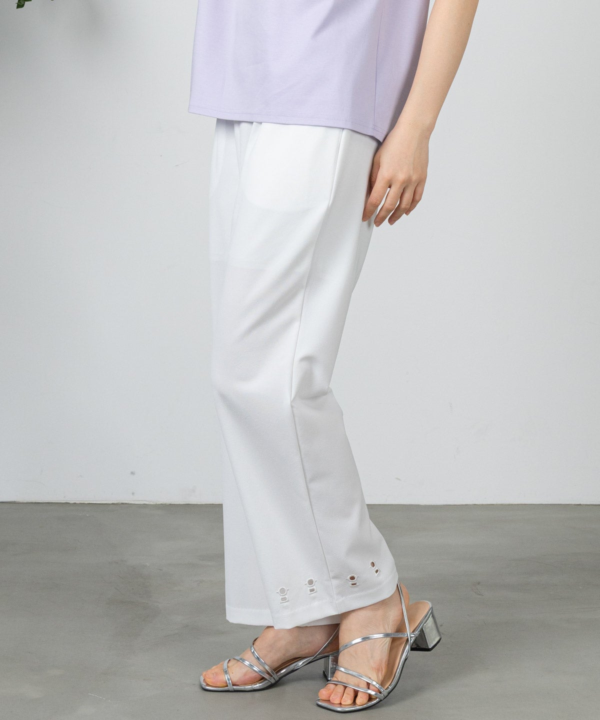 モデル着用画像(ホワイト)