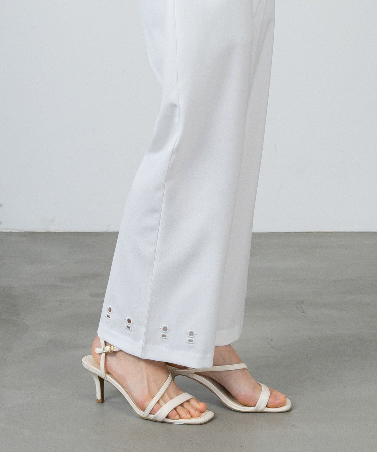 モデル着用画像(ホワイト)