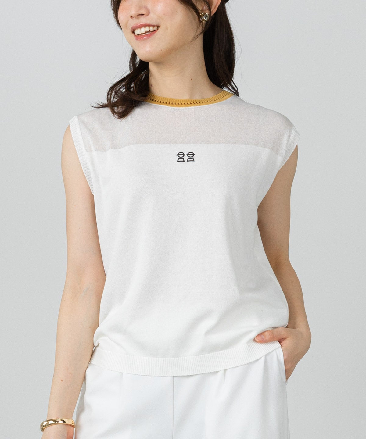 モデル着用画像（ホワイト）