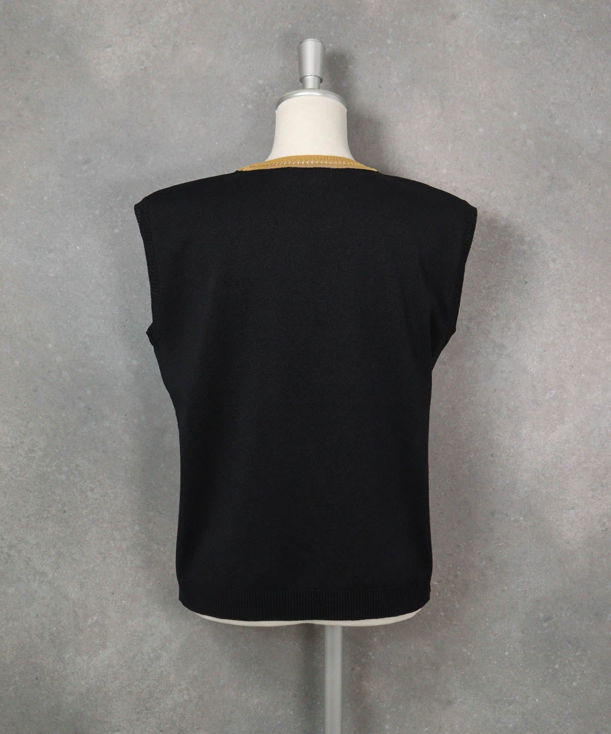 和紙コットン混ノースリプルオーバー（ブラック）後ろ