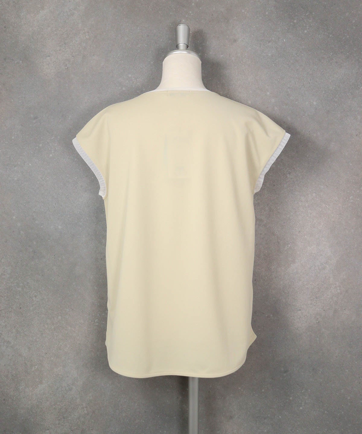 UV速乾フレンチプルオーバー(ベージュ)後ろ