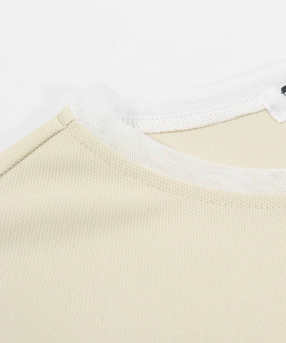 首元(ベージュ)