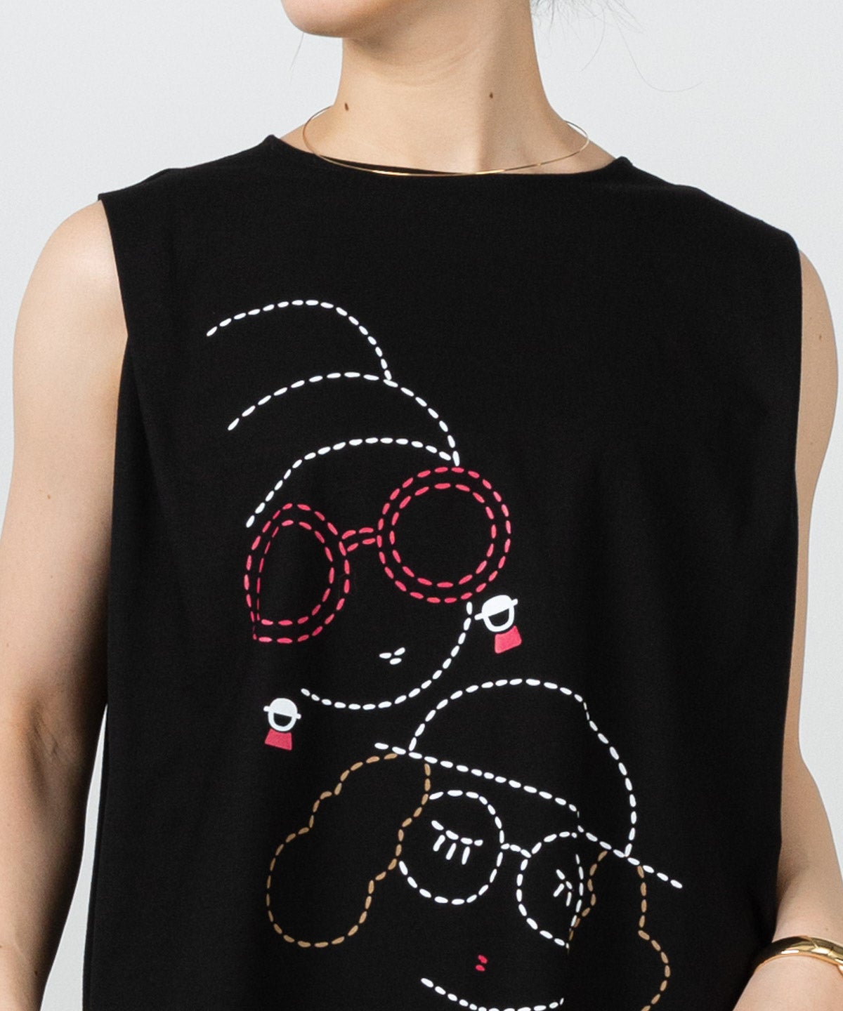 モデル着用画像（ブラック×マルチ）