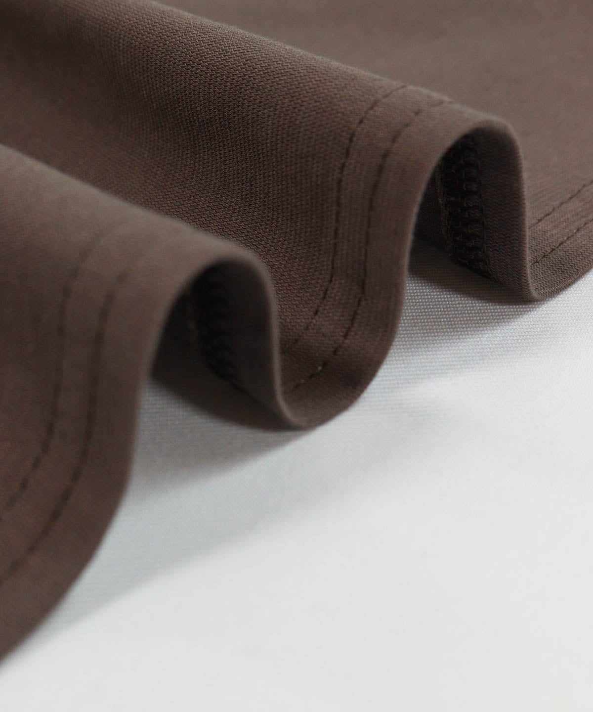 裾・生地感（ブラウン）