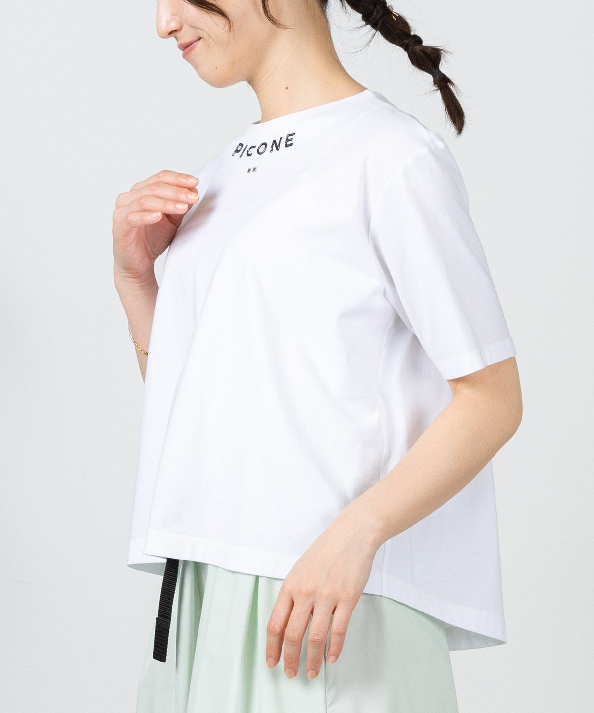 モデル着用画像（ホワイト）