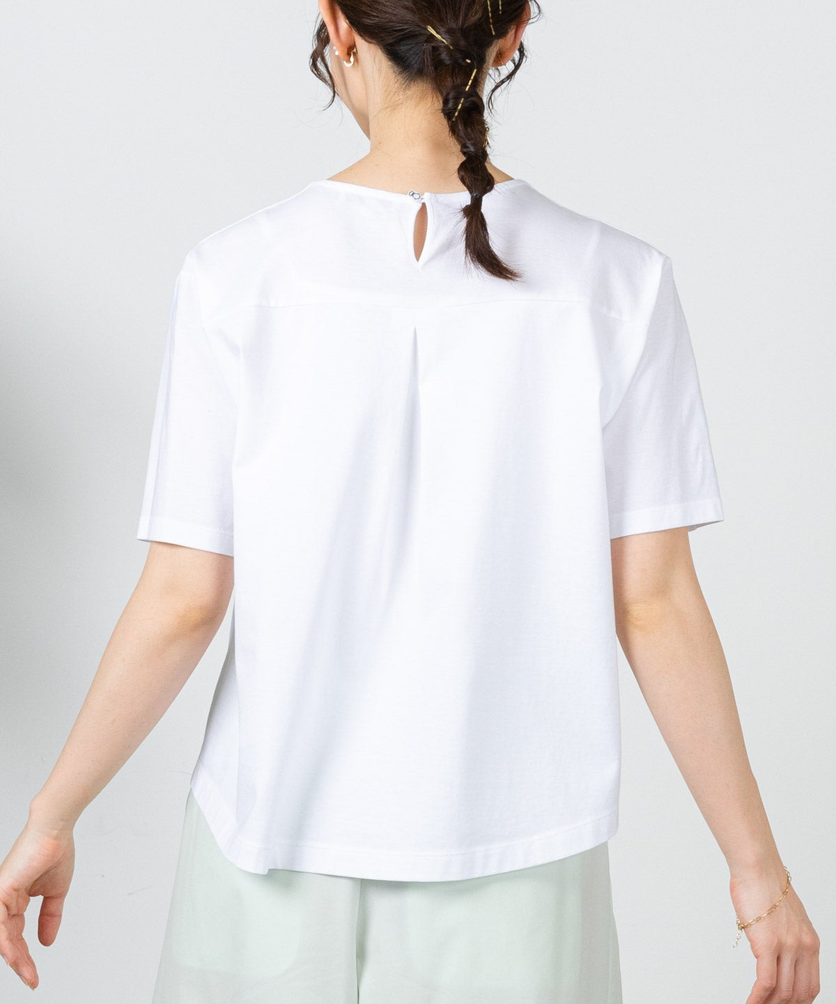 モデル着用画像（ホワイト）